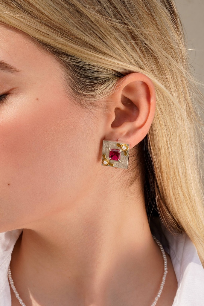 گوشواره یاقوت